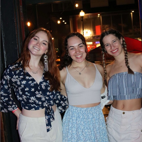 Meet your Posher, Lauren - Picture 7 of 9